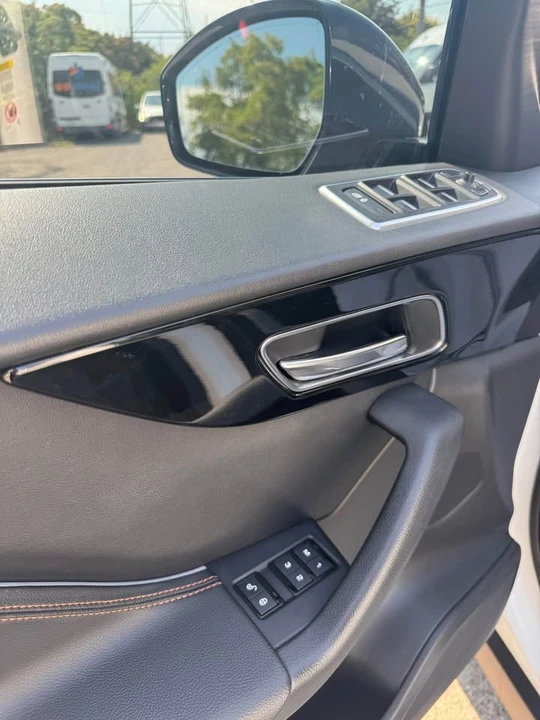 2018 Jaguar F-Pace - Image 13 of 18
