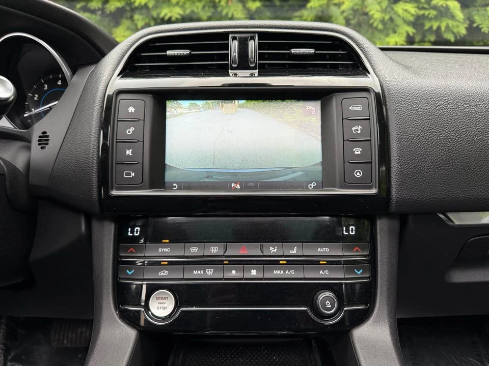 2018 Jaguar F-Pace - Image 17 of 20