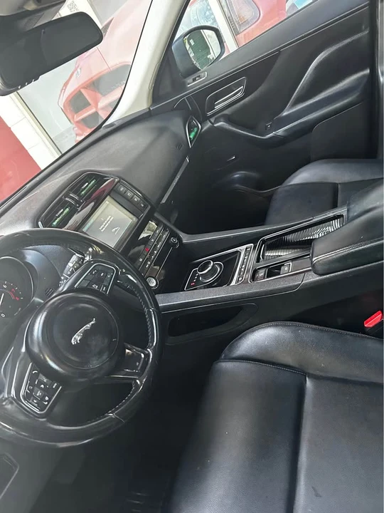 2018 Jaguar F-Pace - Image 6 of 7