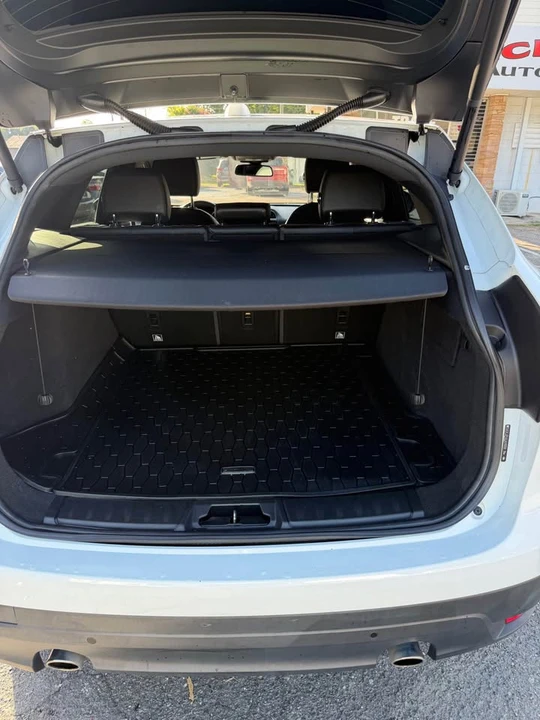 2018 Jaguar F-Pace - Image 8 of 14