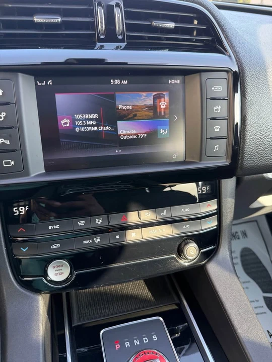 2018 Jaguar F-Pace - Image 10 of 14