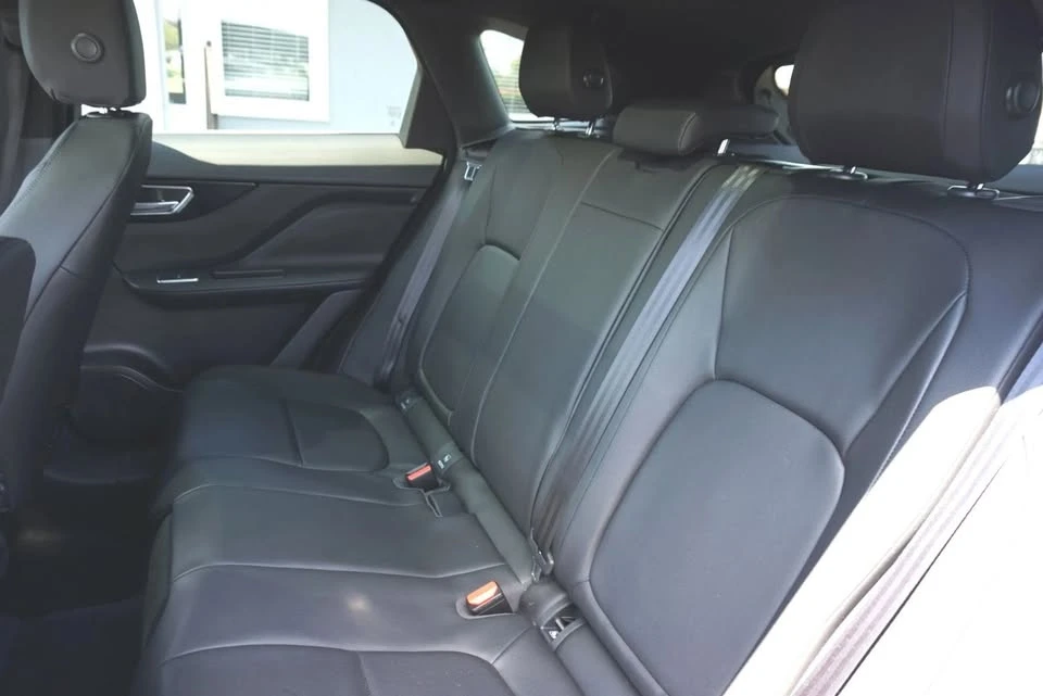 2018 Jaguar F-Pace - Image 19 of 20