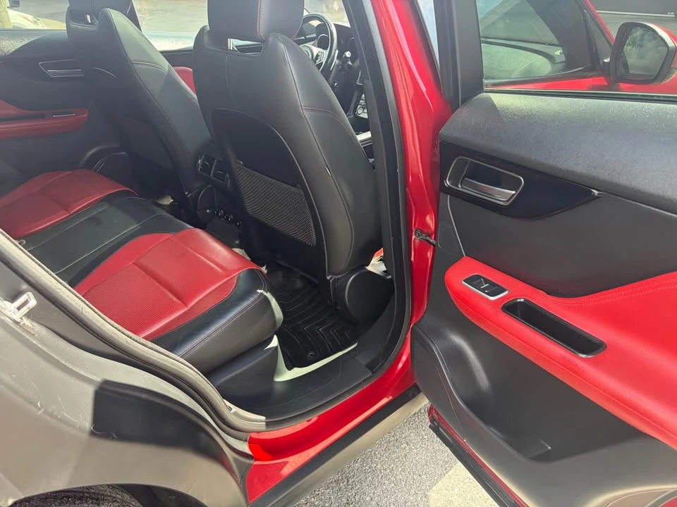 2018 Jaguar F-Pace - Image 12 of 18