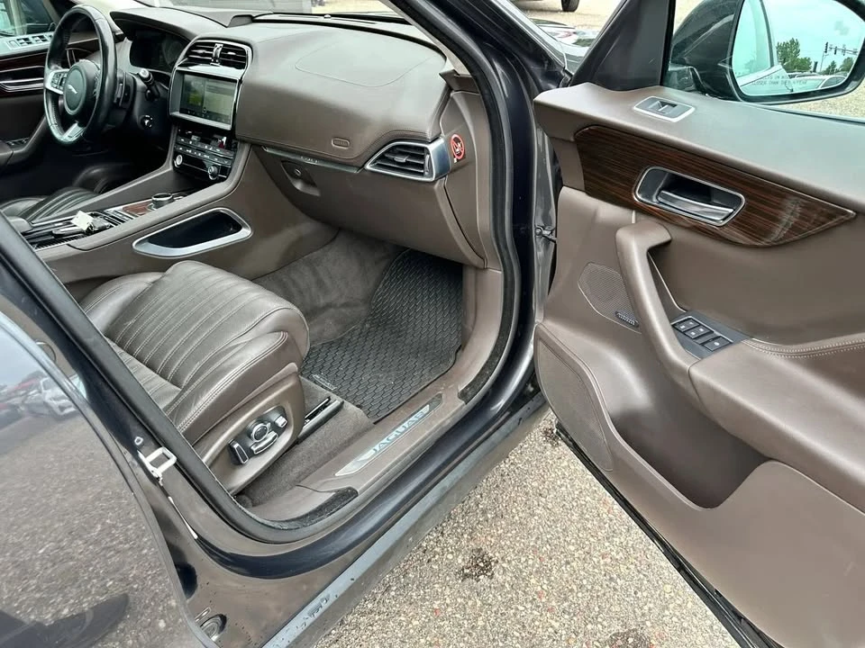 2018 Jaguar F-Pace - Image 17 of 20