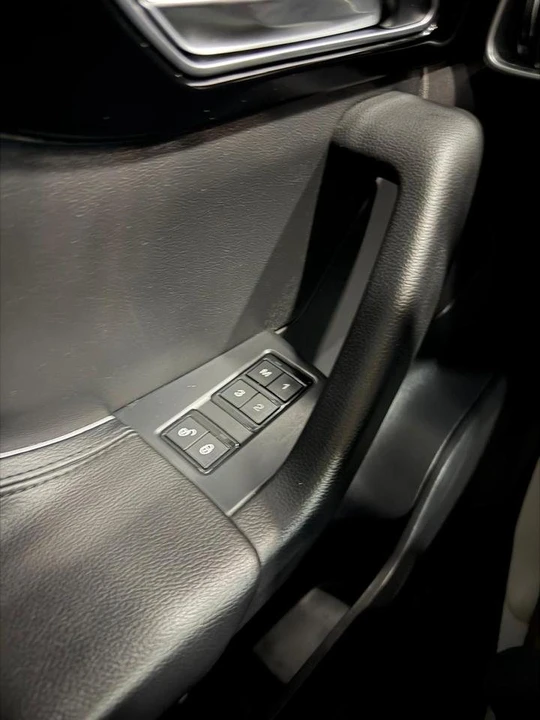 2018 Jaguar F-Pace - Image 16 of 20