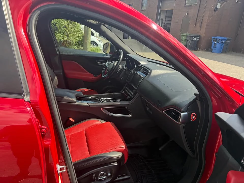 2018 Jaguar F-Pace - Image 15 of 18
