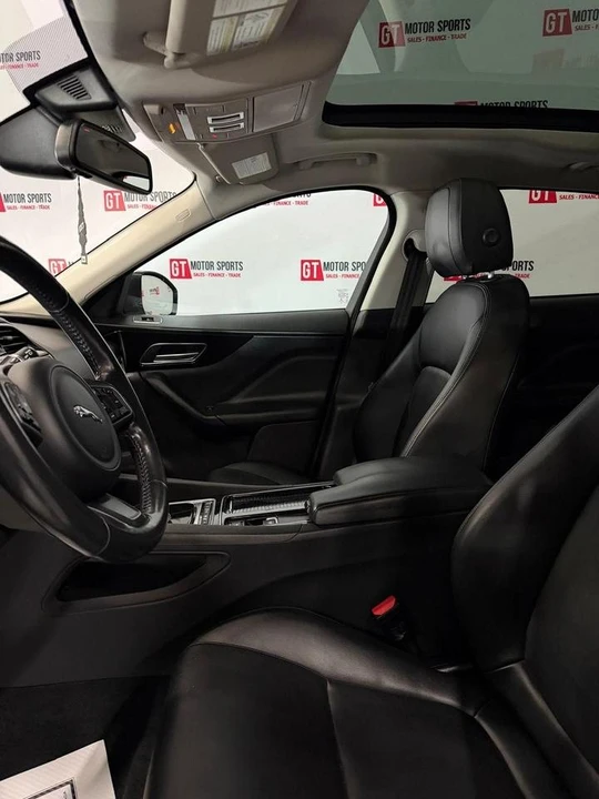 2018 Jaguar F-Pace - Image 18 of 20