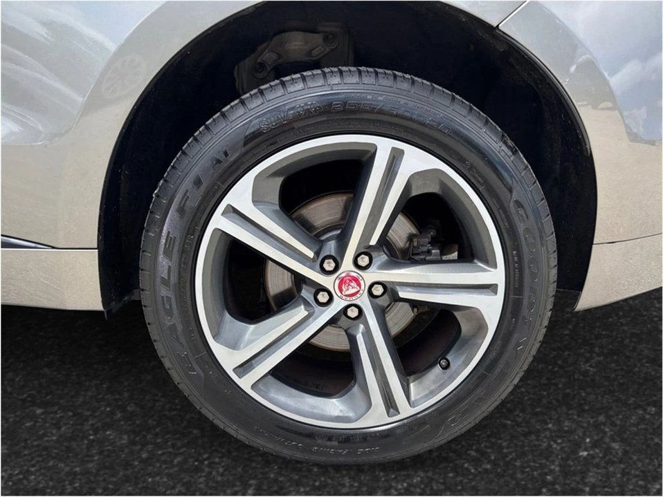 2018 Jaguar F-Pace - Image 16 of 20