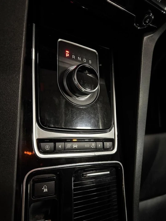 2018 Jaguar F-Pace - Image 17 of 20