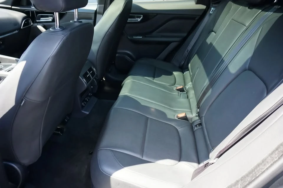 2018 Jaguar F-Pace - Image 18 of 20