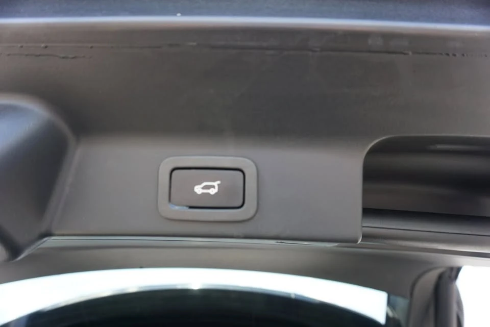 2018 Jaguar F-Pace - Image 17 of 20