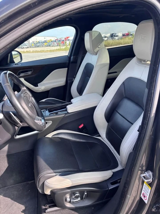 2018 Jaguar F-Pace - Image 11 of 12