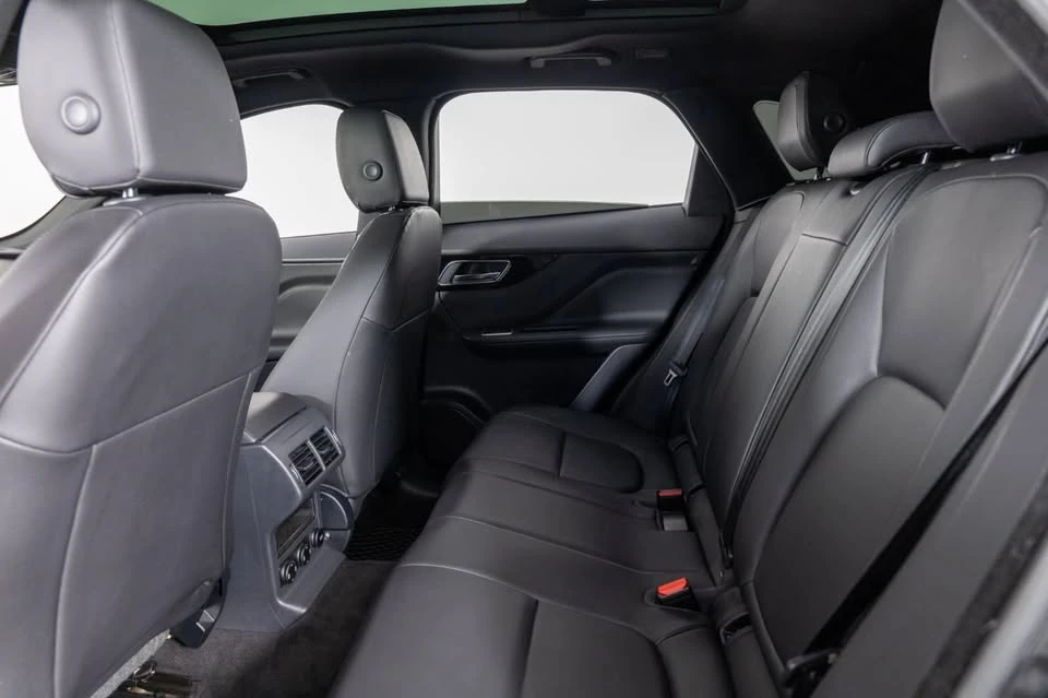 2018 Jaguar F-Pace - Image 17 of 20