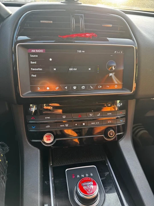 2018 Jaguar F-Pace - Image 9 of 9