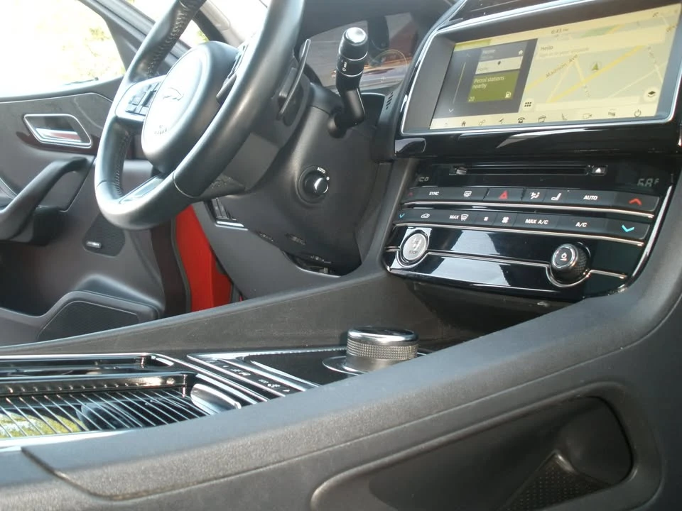 2018 Jaguar F-Pace - Image 16 of 20