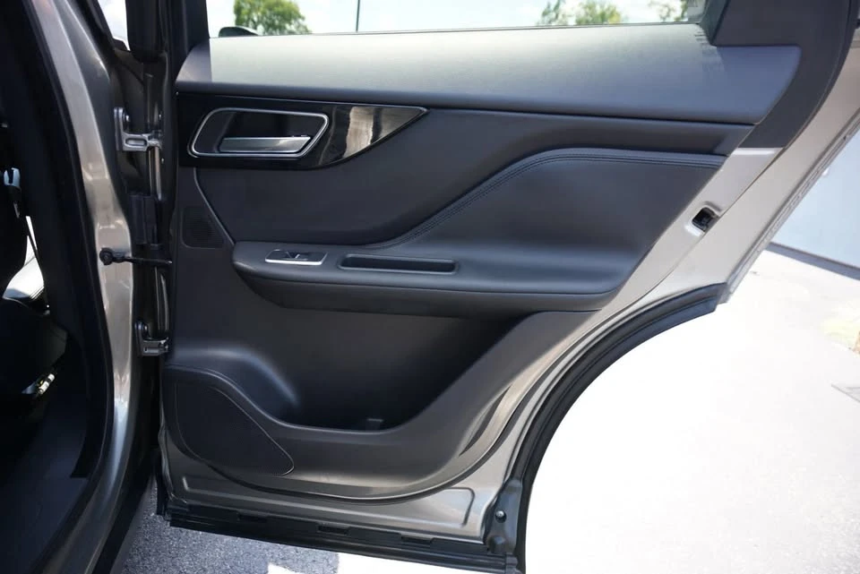 2018 Jaguar F-Pace - Image 14 of 20
