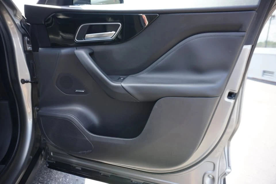 2018 Jaguar F-Pace - Image 13 of 20