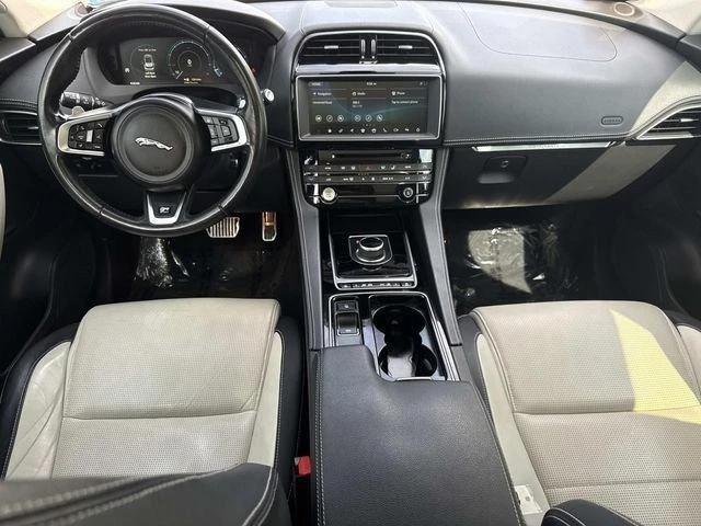 2018 Jaguar F-Pace - Image 15 of 20