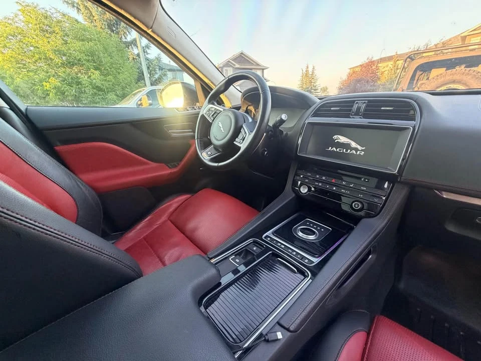 2018 Jaguar F-Pace - Image 7 of 10