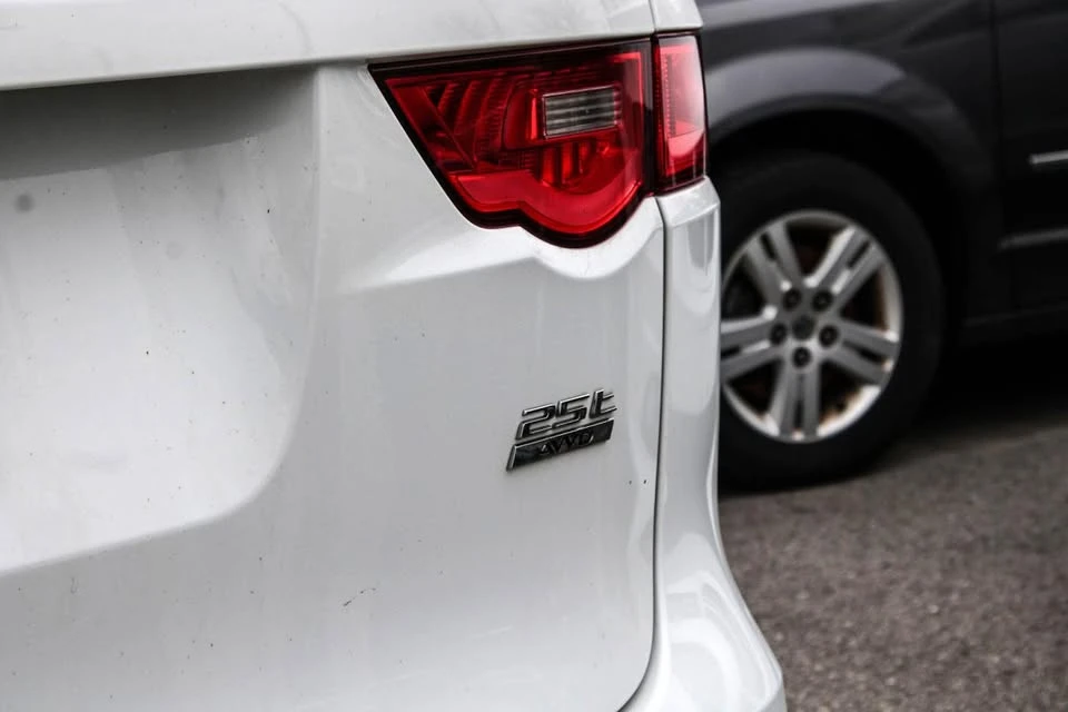 2018 Jaguar F-Pace - Image 7 of 10