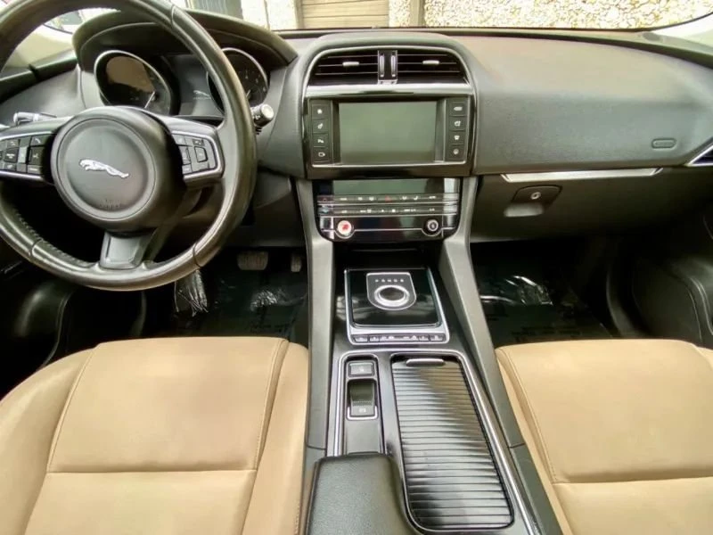 2018 Jaguar F-Pace - Image 8 of 20