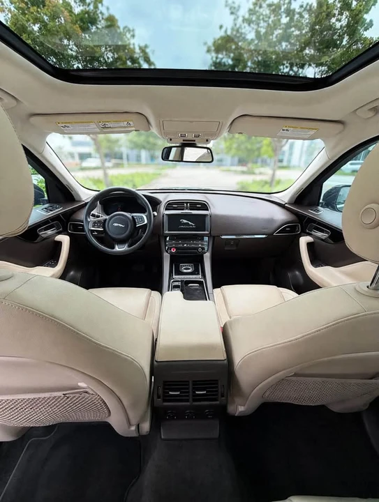 2018 Jaguar F-Pace - Image 2 of 4