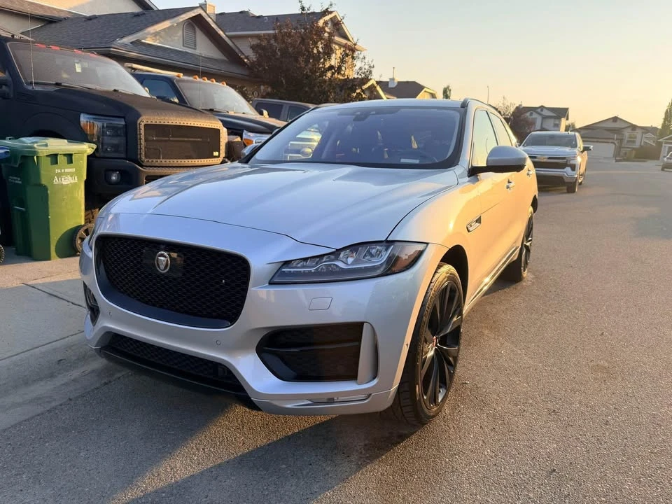2018 Jaguar F-Pace - Image 2 of 10