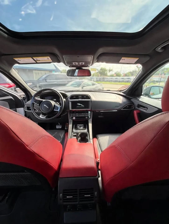 2018 Jaguar F-Pace - Image 2 of 5