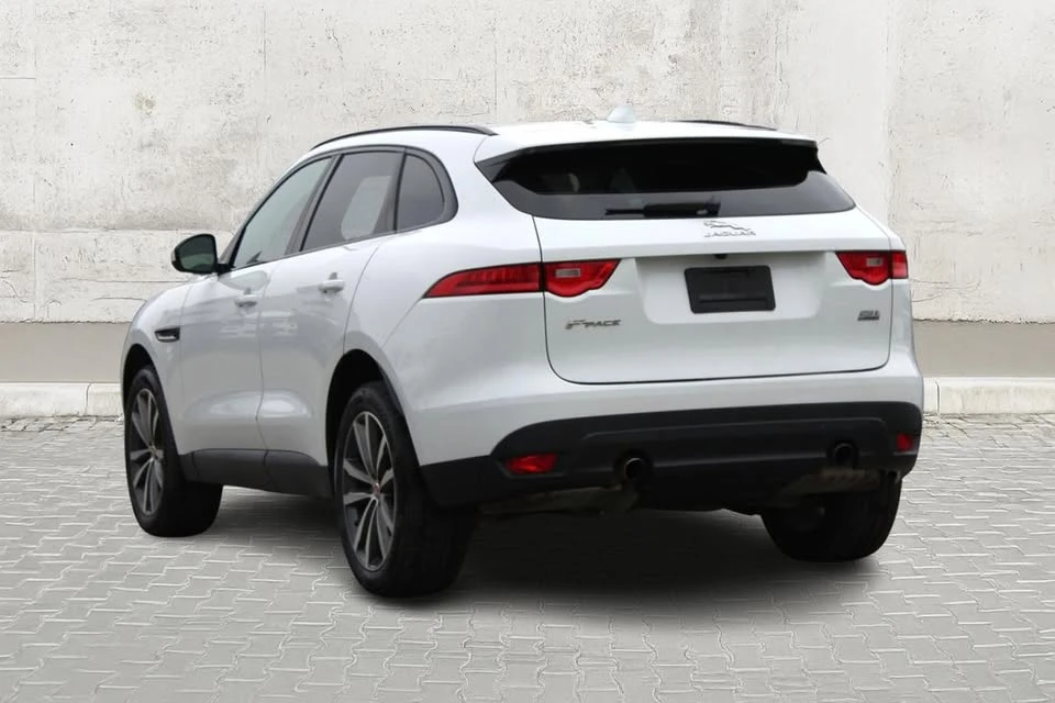 2018 Jaguar F-Pace - Image 4 of 10