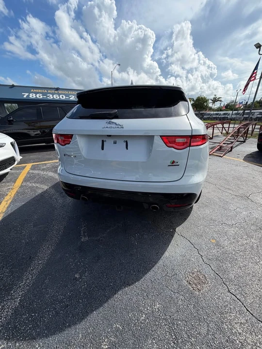 2018 Jaguar F-Pace - Image 5 of 5