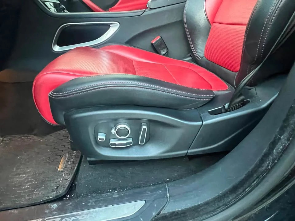 2018 Jaguar F-Pace - Image 9 of 17