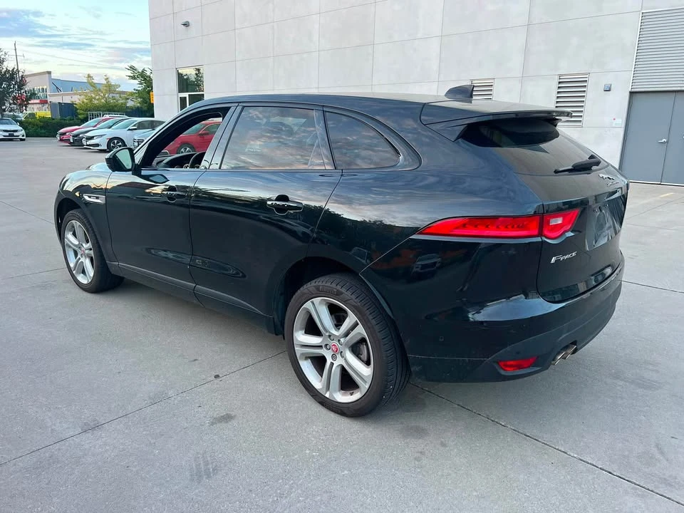 2018 Jaguar F-Pace - Image 2 of 17