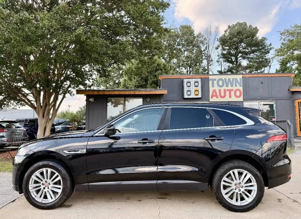 2018 Jaguar F-Pace - Image 9 of 20