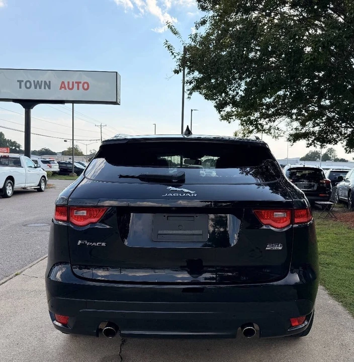 2018 Jaguar F-Pace - Image 6 of 20