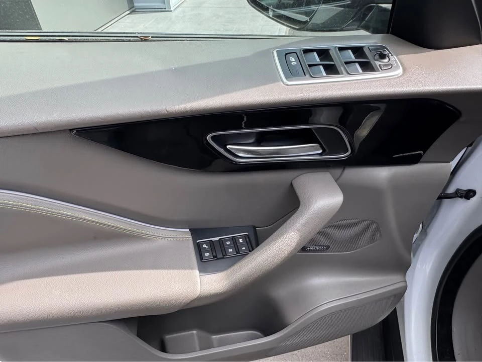 2018 Jaguar F-Pace - Image 18 of 20