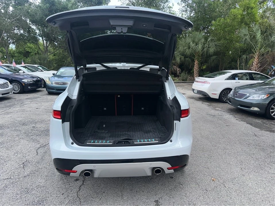 2018 Jaguar F-Pace - Image 11 of 20