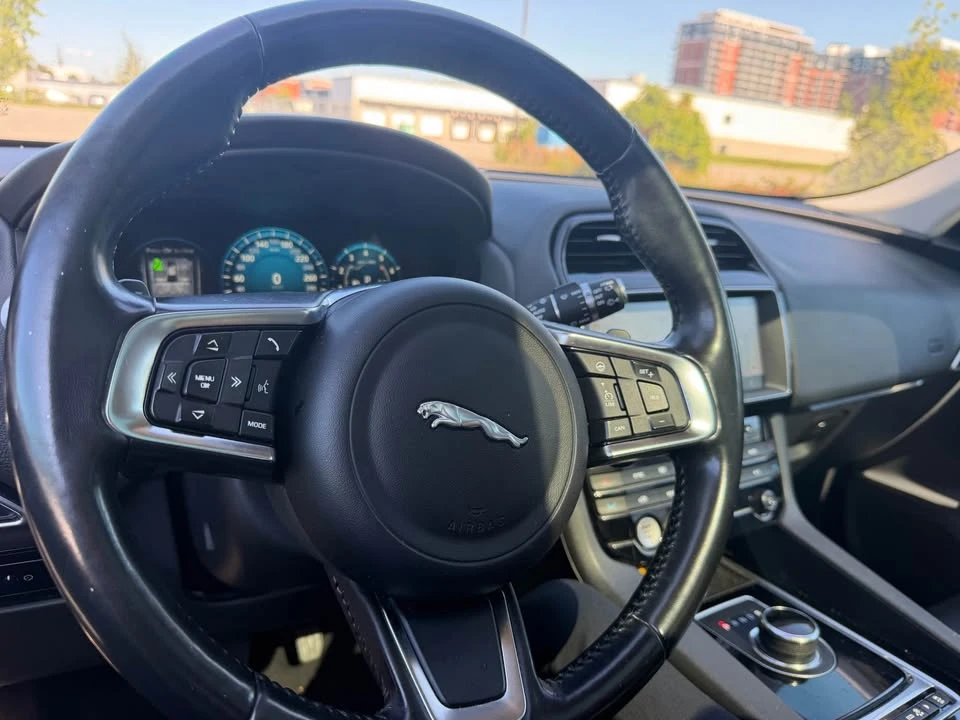 2018 Jaguar F-Pace - Image 11 of 11