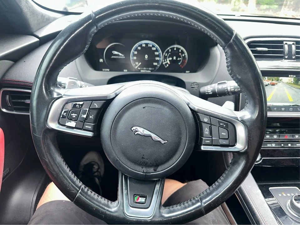 2018 Jaguar F-Pace - Image 17 of 20