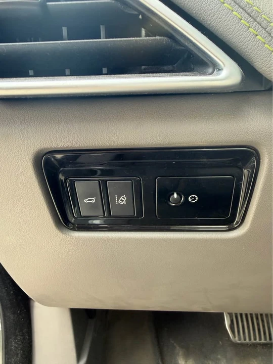 2018 Jaguar F-Pace - Image 11 of 16
