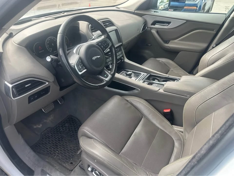 2018 Jaguar F-Pace - Image 7 of 15
