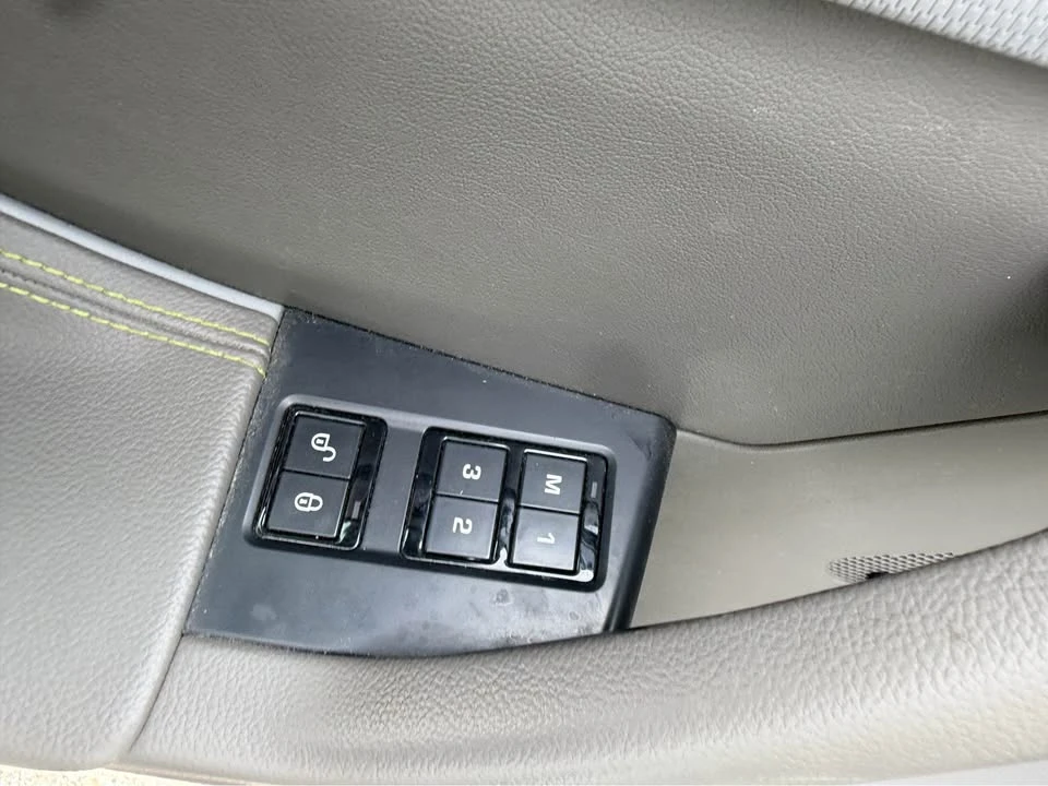 2018 Jaguar F-Pace - Image 10 of 16
