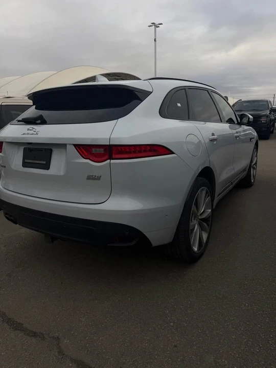 2018 Jaguar F-Pace - Image 5 of 7