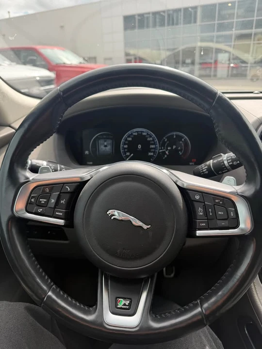 2018 Jaguar F-Pace - Image 13 of 16
