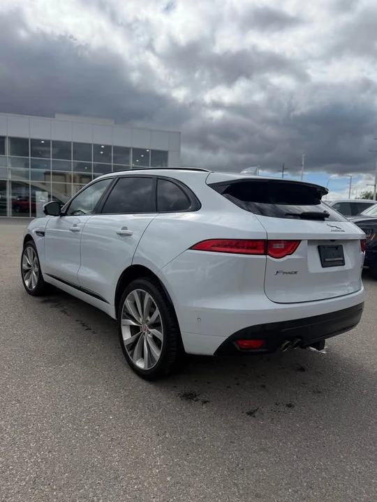 2018 Jaguar F-Pace - Image 5 of 16