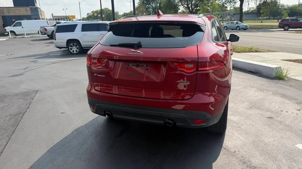 2018 Jaguar F-Pace - Image 5 of 20