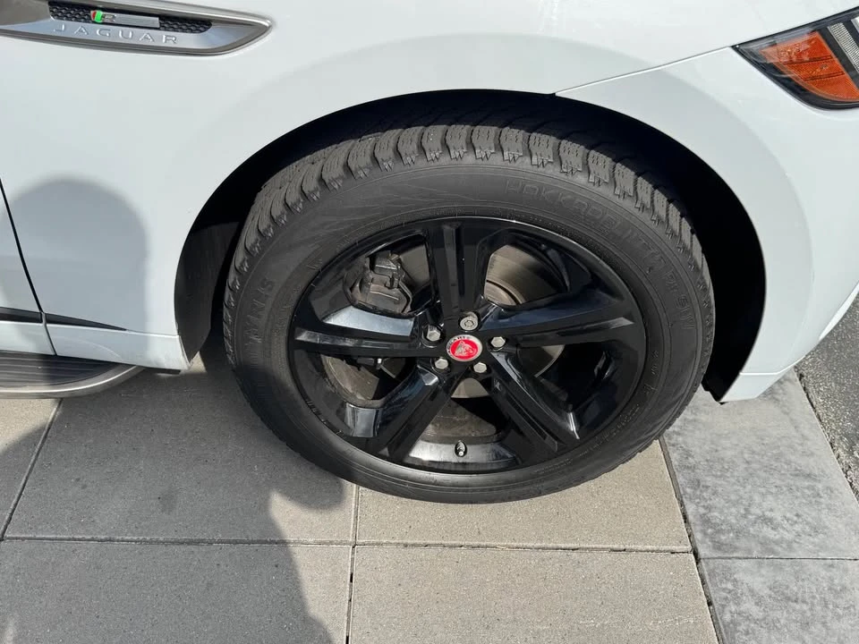 2018 Jaguar F-Pace - Image 9 of 20