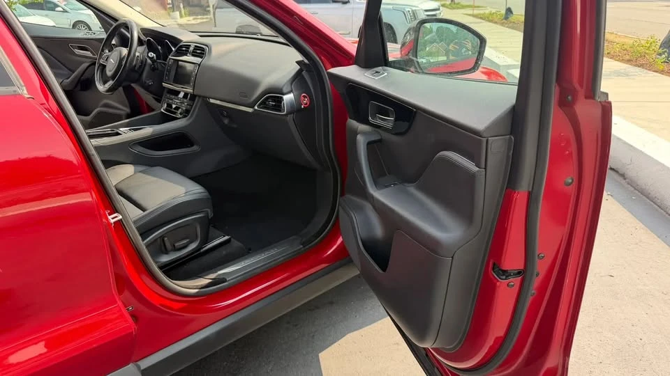 2018 Jaguar F-Pace - Image 13 of 20