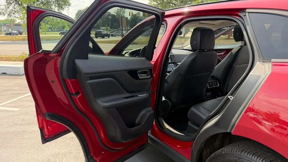 2018 Jaguar F-Pace - Image 19 of 20