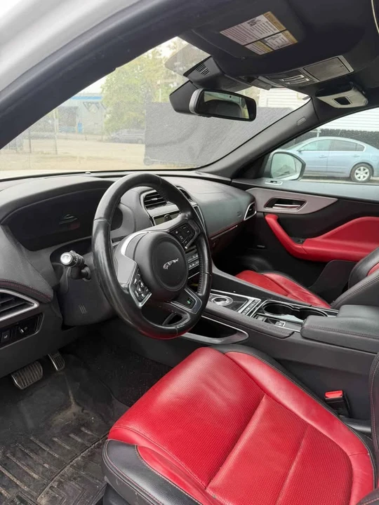 2018 Jaguar F-Pace - Image 7 of 11