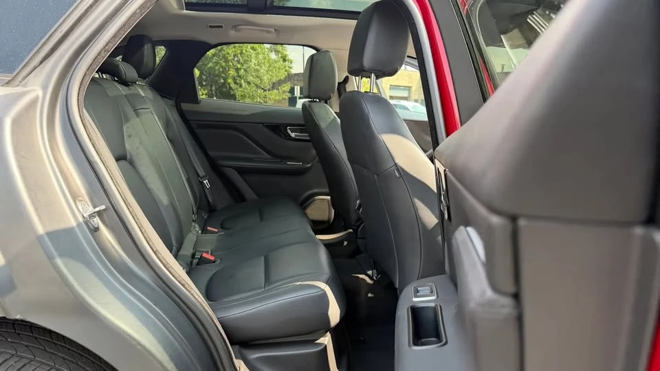 2018 Jaguar F-Pace - Image 18 of 20